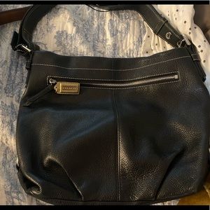 Black coach purse in great condition!